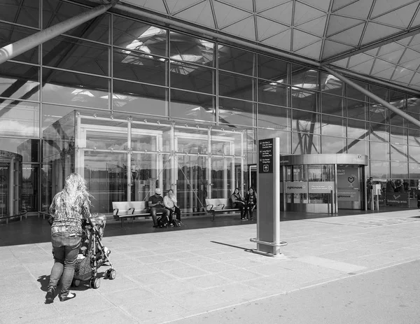 Flughafen London Stansted schwarz-weiß — Stockfoto