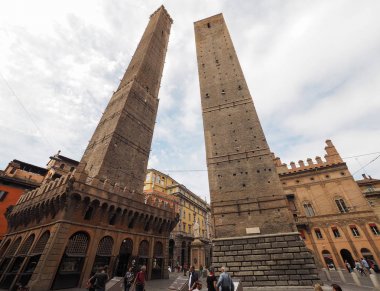 Bologna Due torri (iki kule)