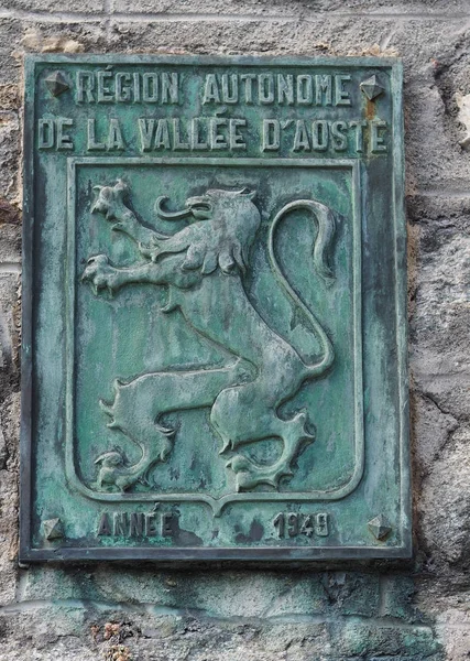 Aosta vallei wapenschild in Pont Saint Martin — Stockfoto