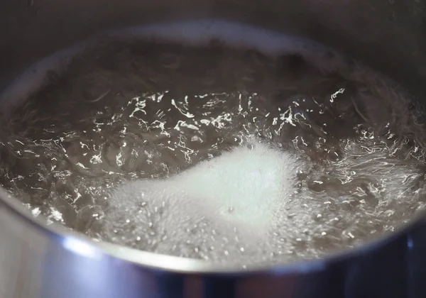 Pote de agua hirviendo — Foto de Stock