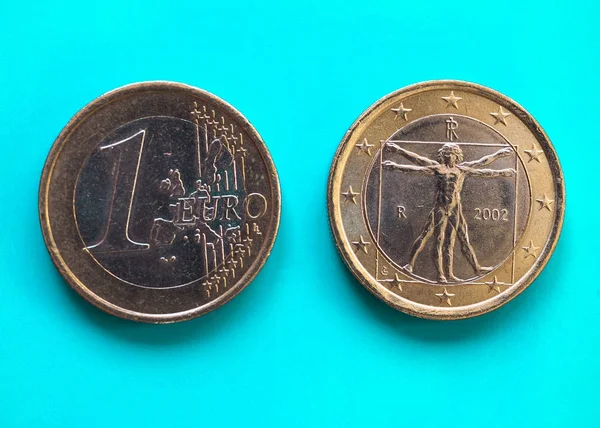 1 евро монета, Европейский Союз, Италия на зеленый синий — стоковое фото