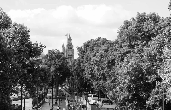 Σπίτια του Κοινοβουλίου στο Λονδίνο μαύρο και άσπρο — Φωτογραφία Αρχείου