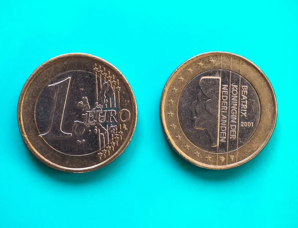 1 euro para, Avrupa Birliği, Hollanda, yeşil, mavi üzerinde — Stok fotoğraf