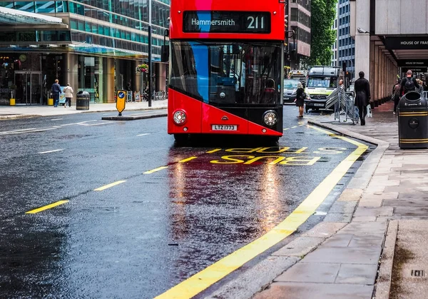 Londra'da, hdr kırmızı otobüs — Stok fotoğraf