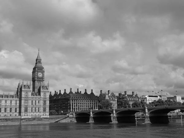 Casas del Parlamento en Londres blanco y negro —  Fotos de Stock