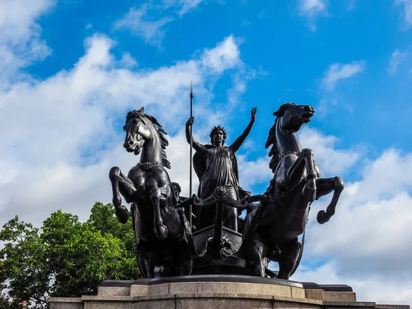 在伦敦，hdr 博阿迪西亚纪念碑 — 图库照片