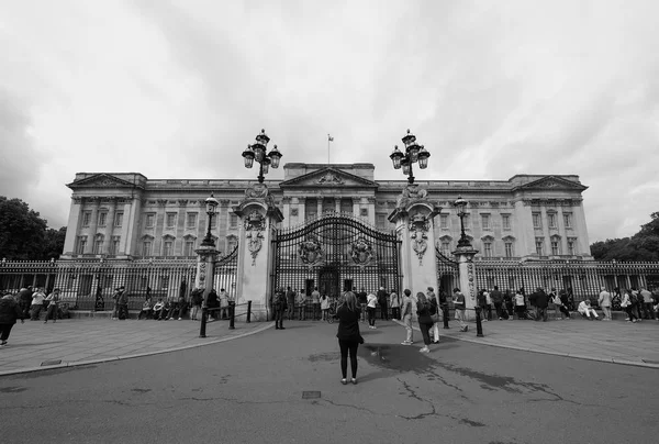 Buckingham Palace σε Λονδίνο μαύρο και άσπρο — Φωτογραφία Αρχείου