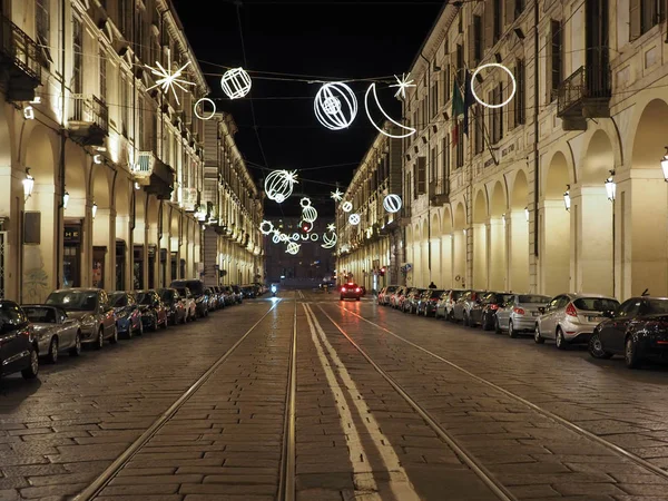 Noel ışıkları gece Torino'da — Stok fotoğraf