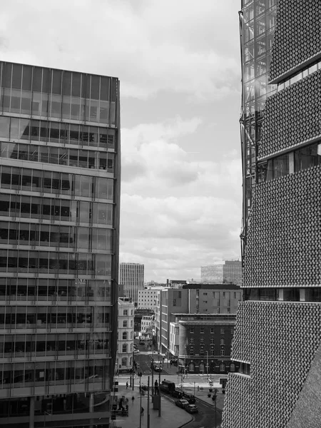 테이 트 모던 Tavatnik 건물 런던 흑인과 백인 — 스톡 사진
