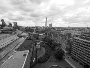 Londra şehir manzarası siyah ve beyaz