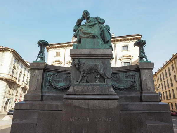 Mazzini pomník v Turíně — Stock fotografie