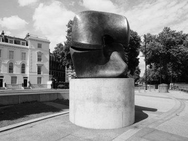 Moore heykel kilitleme parça Londra siyah beyaz başlıklı.