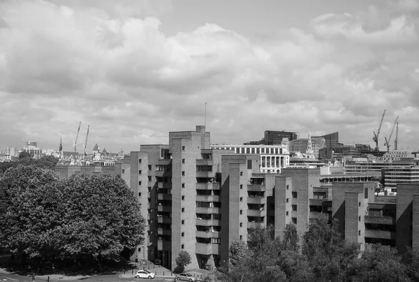 Vista de la ciudad de Londres en blanco y negro — Foto de Stock