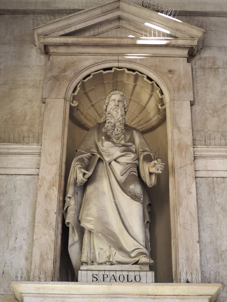 Estatua de San Pablo en la Iglesia SS Annunziata de Turín — Foto de Stock