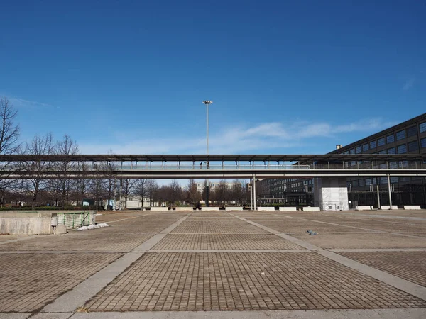 Puente peatonal de Lingotto en Turín — Foto de Stock