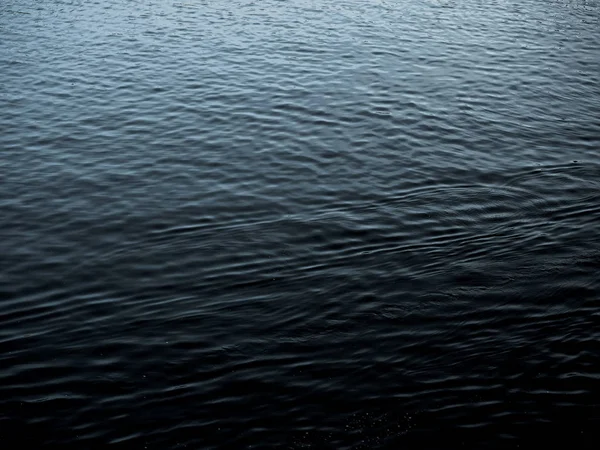 Grunge tmavě černá voda textura pozadí — Stock fotografie