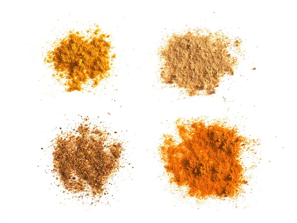 Mnoho koření včetně Ginger kurkumy Curry a chilli bílá — Stock fotografie