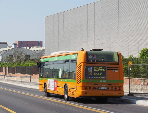 Банкомат громадського транспорту автобусів у Мілані — стокове фото