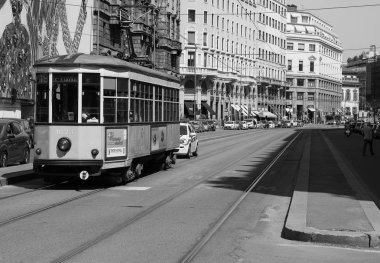 Milano, siyah ve beyaz Vintage tramvay