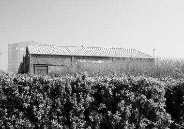 Hangar Bicocca Milano, siyah ve beyaz