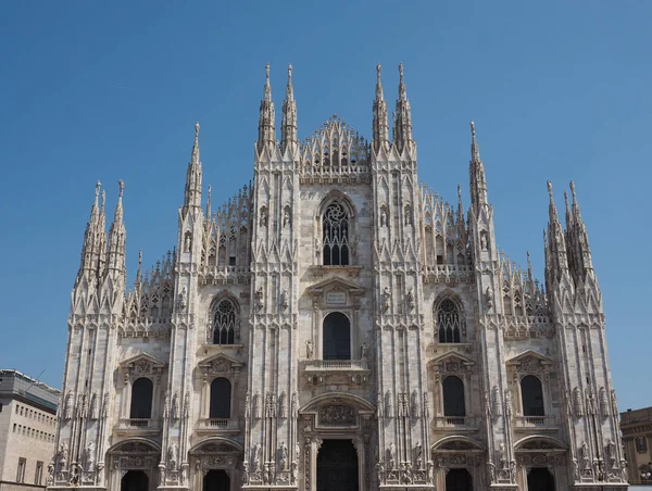 Duomo (que significa Catedral) em Milão — Fotografia de Stock