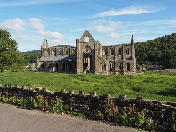 Abadía de Tintern (Abaty Tyndyrn) en Tintern — Foto de Stock