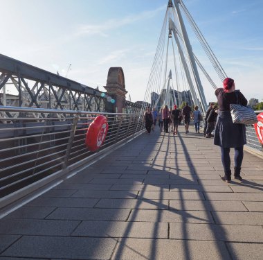 Londra'da Jubilee Köprüsü