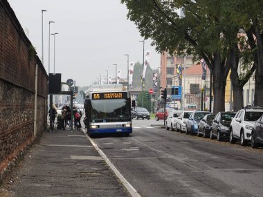 55 numaralı otobüs Torino 'da.