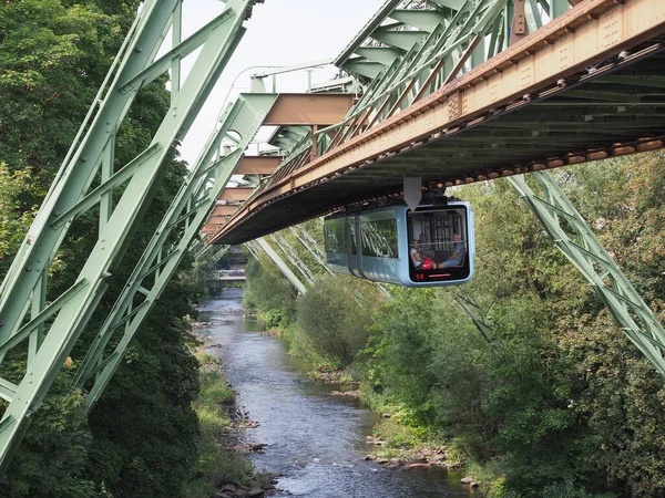 Wuppertaler Schwebebahn (Wuppertal Asma Demiryolu) — Stok fotoğraf