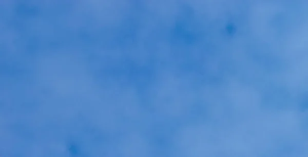 Cielo azul con fondo de nubes — Foto de Stock