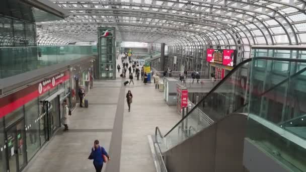 Τουριν Ιταλια Circa Οκτωβριοσ 2019 Σιδηροδρομικός Σταθμός Torino Porta Susa — Αρχείο Βίντεο