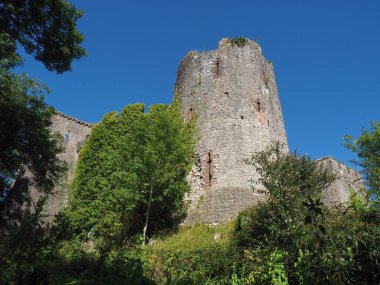 Chepstow'daki Chepstow Kalesi harabeleri