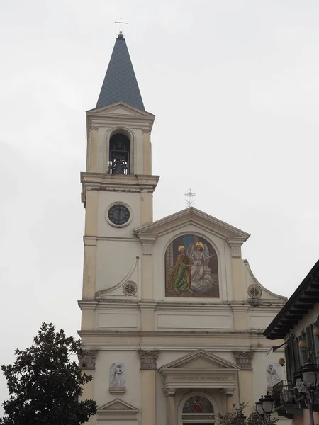 San Pietro in Vincoli (St Peter i kedjor) kyrkan i Settimo Tor — Stockfoto