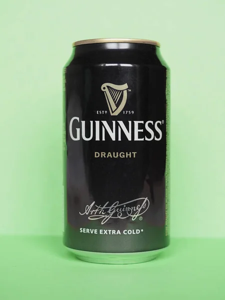 Dublin - Nov 2019: Guinness-Bierdose — Stockfoto