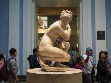Venüs Afrodit heykeli Londra 'daki British Museum' da