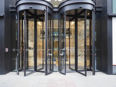 Londra - Sep 2019: Google mağaza önü