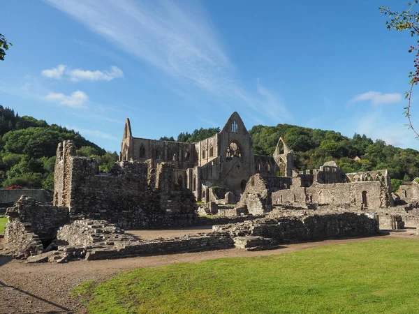 Tintern apátság (Abaty Tyndyrn) a Tintern — Stock Fotó