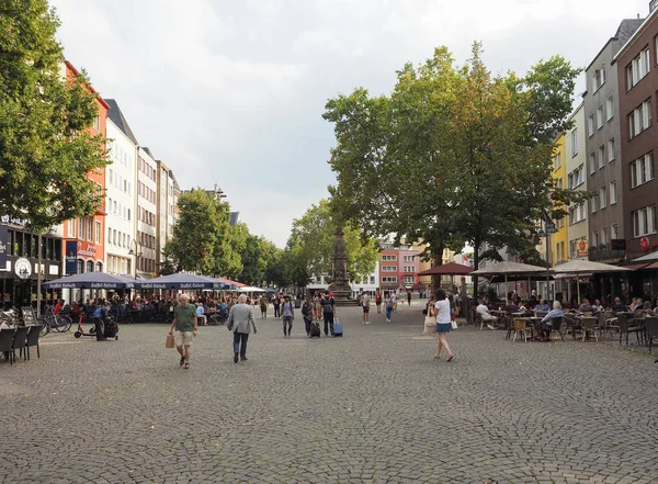 Alter Markt (mercado antiguo) plaza en el Altstadt (casco antiguo) en Ko — Foto de Stock