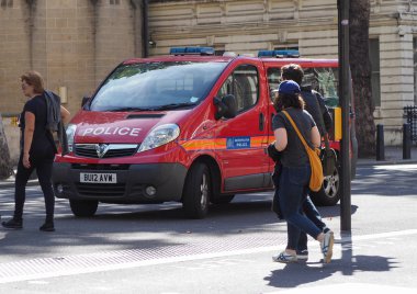 Londra polis kamyonete