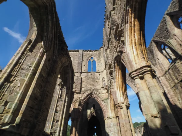 Abadía de Tintern (Abaty Tyndyrn) en Tintern — Foto de Stock