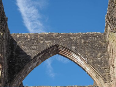 Tintern Manastırı (Abaty Tyndyrn) Tintern içinde