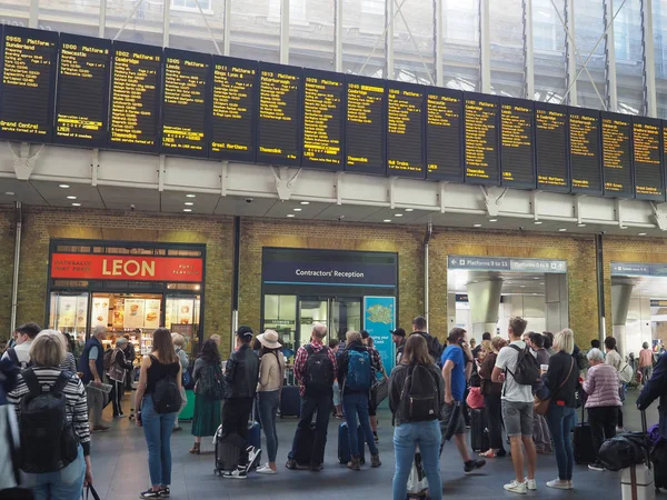 King 's Cross Station in London — Stockfoto