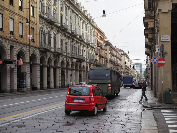 Torino 'daki Cernaia Caddesi üzerinden. — Stok fotoğraf