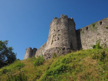 Chepstow'daki Chepstow Kalesi harabeleri