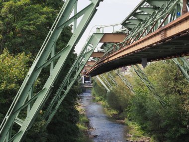 Wuppertaler Schwebebahn (Wuppertal Asma Demiryolu)