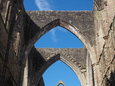 Tintern Manastırı (Abaty Tyndyrn) Tintern içinde