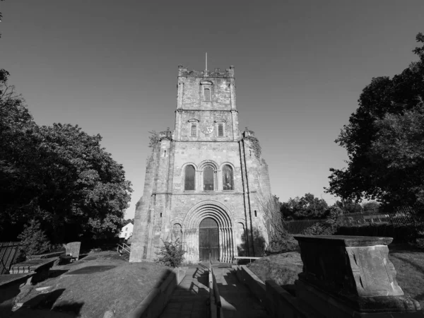 St Mary kyrkan i Chepstow, svart och vitt — Stockfoto