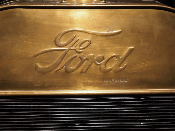 Detroit - Nov 2019: Ford sign —  Fotos de Stock