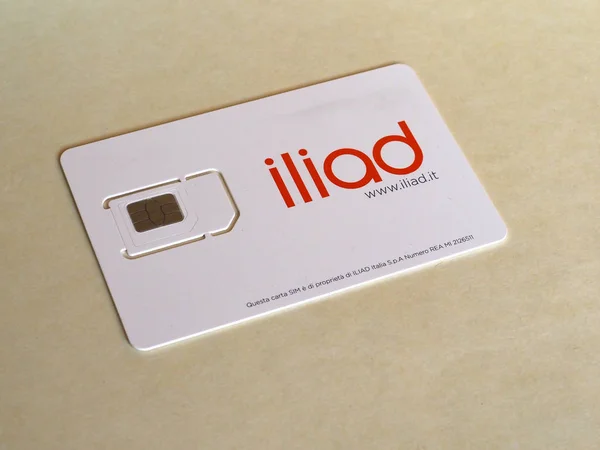 MILAN - OCT 2019: Iliad mini micro and nano sim for phone — Stock Photo, Image