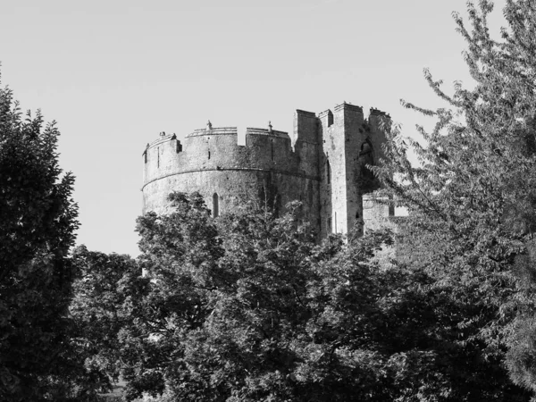 Rovine del castello di Chepstow a Chepstow, in bianco e nero — Foto Stock